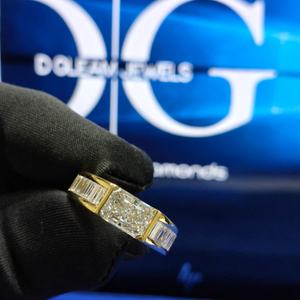 Anillo de Oro para Hombre con Diamante Cultivado en Laboratorio de Corte Radiante de 2CT, con Piedras Laterales en Baguette, Anillo de Diamante de Lujo para Hombre, Anillo de Compromiso - Product Image 3