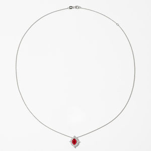 Collier pendentif en or blanc 14 carats avec rubis ovale de 0,90 ct et halo de diamants cultivés en laboratoire, certifié IGI, pour un luxe au quotidien - Product Image 4