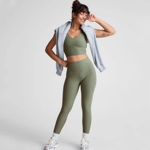 Conjuntos de 2 piezas personalizados True Gray Heather OEM para mujer, leggings de cintura alta midi sin costuras externas, nuevos y con cintura cruzada. - Product Image 2