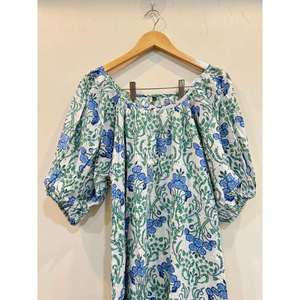 Vestido Maxi Floral Bohemio para Mujer al por Mayor, Manga Corta, Cuello Cuadrado, Ajuste Holgado, Casual, de Algodón con Estampado a Mano - Product Image 1