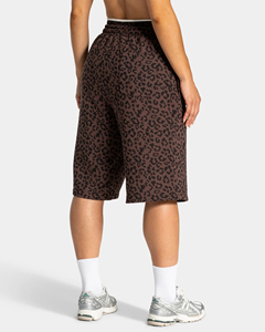 Shorts Bermuda pour femmes, imprimé léopard marron, doublure contrastée, taille élastique avec poches, doux et respirant, short premium surdimensionné - Product Image 2