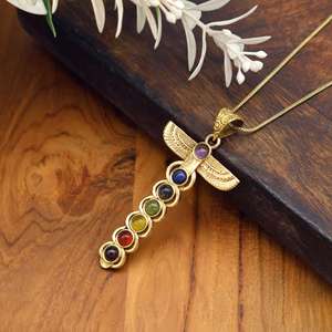 Collier pendentif chakra doré avec 7 pierres de guérison, bijoux d'équilibrage énergétique, collier de yoga spirituel, cadeau de méditation Reiki - Product Image 3