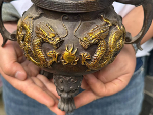 Brûleur d'encens classique arabe Bakhoor avec structure métallique pour parfumer la maison et les lieux religieux - Product Image 4