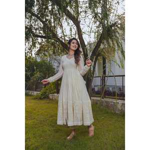 ชุดสูทปักผ้าจอร์เจียสำหรับผู้หญิง Malini - Product Image 3