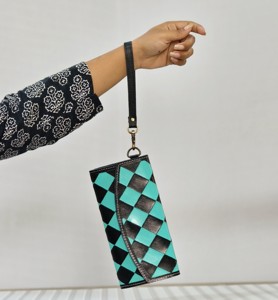 Cartera Larga de Cuero Genuino Hecha a Mano para Mujer con Patrón Geométrico de Rejilla de Diamantes y Cierre de Anillo, Bolso de Mano Elegante para Uso Diario - Product Image 2