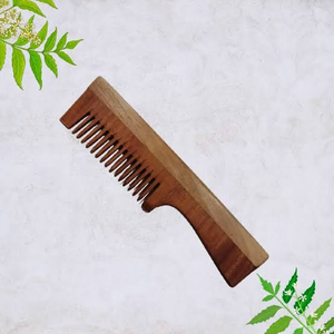 Peigne classique à manche en bois avec dents fines espacées, conçu pour une coiffure précise, disponible à prix de gros. - Product Image 3