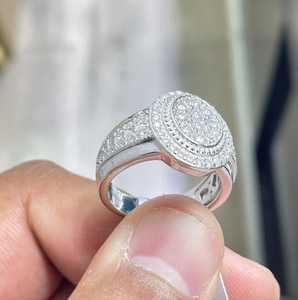 Anillo de cóctel de lujo para hombre de plata 925 con diamantes redondos brillantes y engaste pavé, estilo único, anillo de compromiso - Product Image 2