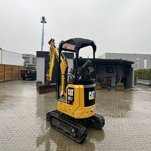 Mini-excavatrice puissante CAT 301.7 CR conçue pour une performance de creusement fluide, une taille compacte, une haute efficacité et une robustesse. - Product Image 4