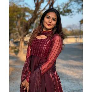 Vestido Anarkali Musulmán Tradicional de Diseñador y Pantalón con Dupatta en un Nuevo Estilo Elegante - Product Image 3