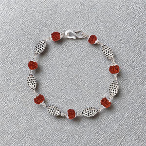 Bracelet en argent 925 avec cristal naturel Rudraksha et perles oxydées, style classique, ensemble de bijoux fins avec charme spirituel et ethnique - Product Image 3