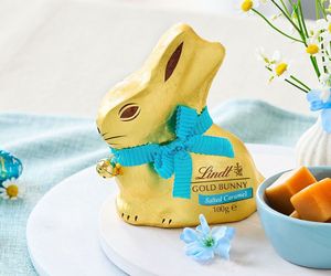 Lindtt Gold Bunny 200g Milk Chocolate Classic Swiss Made <b>Easter</b> Gift Premium Foil Wrapped Chocolate Bunny Bulk Supply Germany - Product Image 1