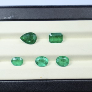 Esmeraldas Sueltas Premium Swat, Corte Ovalado de Grado AAA, 5 Piezas, 6.65 Ct, Corte de Formas Mixtas, Esmeralda Verde Natural - Product Image 4