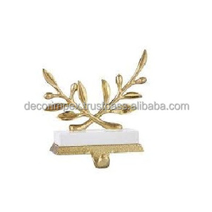 Le porte-bas Evergreen & Gold Laurel Leaf vous offre une touche de luxe et de style. Il y a des flocons de neige et d'autres styles - Product Image 1