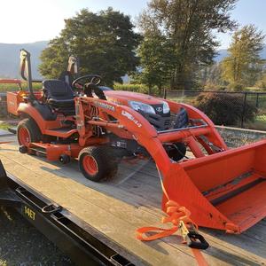 Achetez une série de tracteurs Kubota BX avec livraison rapide et performances de qualité supérieure pour vos travaux agricoles et de terrassement intensifs. - Product Image 5