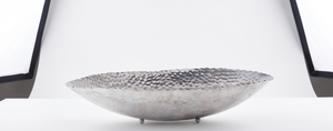 Plateau de service ovale martelé argenté, en métal lourd texturé, pour cuisine et table à manger - Product Image 4