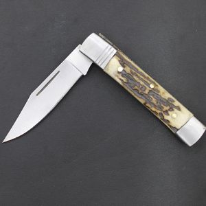 Couteaux pliants équipés d'un système de blocage par le pouce et d'un système de sécurité pour une ouverture contrôlée et une utilisation quotidienne sécurisée. - Product Image 3