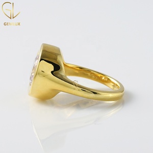 Anillo de Compromiso Solitario con Moissanita de Corte Radiante Cuadrado |   Anillo de Boda de Oro de 14K con Engaste de Bisel - Product Image 6