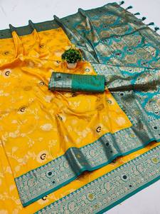 Collection de saris classiques en soie Banarasi Meenakari - Product Image 3