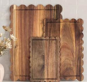 Planche à découper en bois artisanale, planche de cuisine pour la préparation des aliments, la viande, les légumes, le fromage, le pain, les fruits, la découpe et le service - Product Image 1