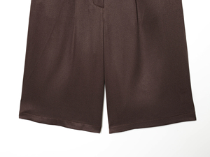 Jupe-short en satin pour femme, couleur unie, respirante, décontractée, taille mi-haute élastique, longueur genou, avec ceinture, idéale pour l'été - Product Image 2