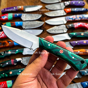 Couteaux à Découper en Gros UA Supplies, Modèles de Couteaux à Lame Fixe de Chasse de Qualité Industrielle, Type Drop Point, Manche en Bois et Résine, en Acier Damas - Product Image 4
