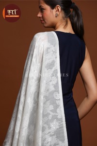 Châle en laine d'Angora tissé à la main sur mesure pour femme, 28 x 80 pouces, motif cachemire tropical, écharpe d'hiver - Product Image 3