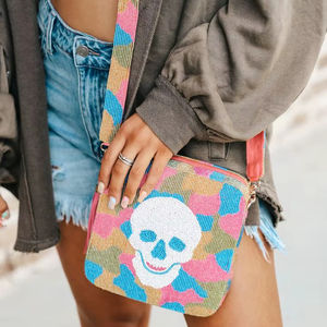 กระเป๋าถือทรงกล่องลายพรางหลากสีประดับลูกปัด สายสะพายกว้าง ทำด้วยมือจากลูกปัดเม็ดเล็ก เหมาะสำหรับสุภาพสตรี ใช้เป็นเครื่องประดับสำหรับงานปาร์ตี้ - Product Image 1