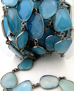 Chaîne connectrice à facettes en calcédoine bleue naturelle, forme libre, 15 à 20 mm, plaqué laiton, vendue au mètre - Product Image 3