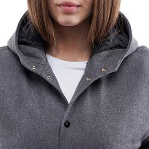 Chaqueta Varsity de Estilo Universitario Retro, con Logotipo Personalizado, Ajuste Cómodo, Material Resistente, Ropa Exterior Moderna para Streetwear Urbano - Product Image 2