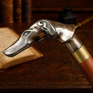 Bâtons de marche rustiques modernes en bois naturel écologique avec poignée en laiton poli, idéaux pour les cadeaux - Product Image 2