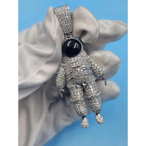 Collar con Colgante de Astronauta con Incrustaciones de Moissanita VVS en Plata de Ley 925 - Product Image 1