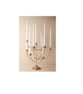 Candelabro de latón de estilo tradicional de cinco brazos perfecto para mesas elegantes, banquetes formales y ambientes de comedor vintage - Product Image 3