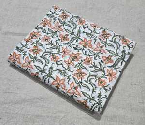 Tela india artesanal con estampado en bloque, tela de algodón suave, ligera y de primera calidad para vestidos, lista para exportación a granel, precio al por mayor. - Product Image 6