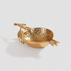 Cuenco de metal dorado con forma de granada para servir aperitivos. Diseño texturizado de alta calidad para decoración de hogares de lujo a precio de mayorista - Product Image 2