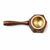 Brûleur à Bakhoor artisanal en bois d'acacia avec poignée et doublure en laiton, encens arabe Oud Bela, cadeau artisanal pour le Ramadan toute saison, modèle décoratif