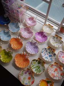 Plato Decorativo de Conchas Marinas Naturales, Bandeja de Conchas de Vieira, Artesanía de Conchas Hecha a Mano, Decoración Costera - Product Image 3