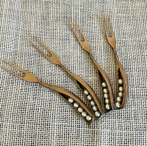 Ensemble de 4 fourchettes en or antique de haute qualité pour restaurants et événements - Product Image 4