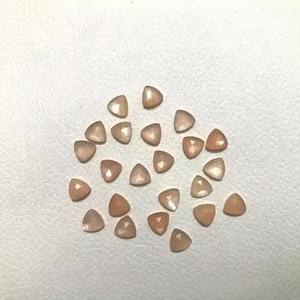 Offre Spéciale – Pierres Précieuses Naturelles de 10 mm en Pierre de Lune Pêche Facettée Forme Trillion, Pierres de Guérison en Vrac, Bijoux Faits Main, Certifiées par un Certificat Tierce Partie - Product Image 1