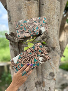 Nouveau Western élégant cheveux sur peau couleur usiné fourrure cuir pochette femmes conçu sac à main vente chaude en cuir usiné portefeuille Unique - Product Image 3