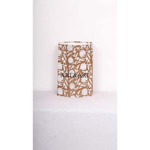 Maneras creativas de reutilizar cajas de cartón para hacer contenedores de basura con estampado floral artesanal y tela de algodón. - Product Image 1