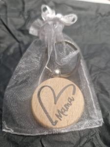 Porte-clés en bois personnalisé - Cadeau de Pâques - Cadeau fête des Mères - Cadeau fête des Pères - geste attentionné - Product Image 4