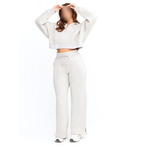 Conjunto de Dos Piezas de Chándal de Algodón OEM para Invierno, Color Sólido, Cintura Alta, Pantalones Cortos Acampanados, Personalizado para Mujer - Product Image 2