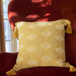 Housse de coussin en coton au design original, style bohème, avec pompons, motif feuille de Ginkgo et broderie de perles - Product Image 3