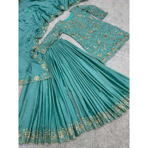 Ensemble de costume de soirée pour femmes avec broderie et travail de séquence - Product Image 1