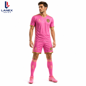 Ensemble maillot et short de football personnalisé – Tenue de football haut de gamme pour hommes et garçons – Vêtements de sport légers et performants pour les matchs - Product Image 2