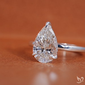 แหวนเพชรทรงลูกแพร์ 3 กะรัต ได้รับการรับรองจาก IGI เพชรเพาะเลี้ยงสำหรับงานหมั้น ทองคำแท้ 10K แหวนเพชรเม็ดเดี่ยวทรงโซลิแทร์ พร้อมวงแหวนรอบเพชรแบบซ่อน - Product Image 3