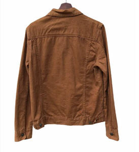 Chaqueta vaquera corta de lona de algodón marrón sólido para exteriores con botones, personalizada para hombre - Product Image 2