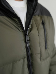 Chaqueta Acolchada con Capucha para Hombre, Color Verde Oliva, Cortavientos, con Cierre, Informal, para Invierno, Relleno Grueso de Poliéster, Color Sólido, Corte Regular - Product Image 5