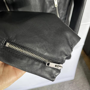 Blouson en cuir noir pour homme, style motard, qualité classique, coupe moderne, design personnalisé haut de gamme, nouveau modèle, blouson en cuir professionnel pour la conduite - Product Image 6