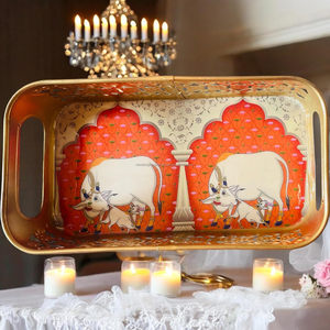 ถาด Pichwai พร้อม2กระปุก | ถาดออกแบบวัวและชุดของขวัญคืนขวดสำหรับพิธีขึ้นบ้านใหม่ Diwali & pooja - Product Image 3